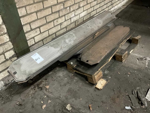 Partij gebogen platen - afbeelding 2 van  3