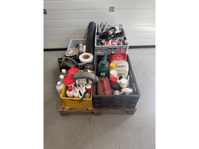 Partij gebruiksmaterialen en installatiemateriaal - afbeelding 1 van  7