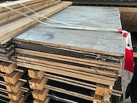 Partij gebruikt bekistingsmateriaal – 48 bekistingsplaten/panelen + 8 steigerplanken - afbeelding 2 van  5