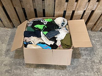 Partij gebruikte kleding - afbeelding 2 van  2
