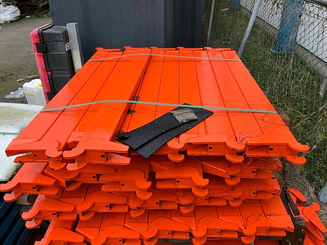 Partij gedemonteerde draagarmstellingen - afbeelding 2 van  16