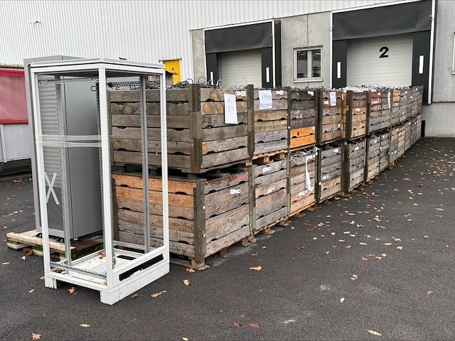 Partij gedemonteerde ict artikelen - afbeelding 3 van  6