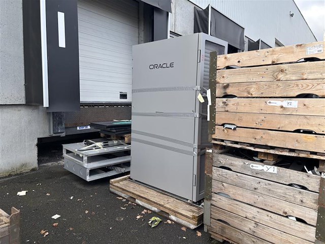 Partij gedemonteerde ict artikelen - afbeelding 1 van  4