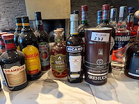 Partij gedestilleerd (28 volle flessen) - afbeelding 3 van  6