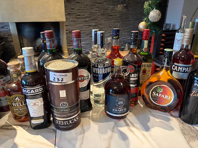 Partij gedestilleerd (28 volle flessen) - afbeelding 4 van  6