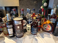 Partij gedestilleerd (28 volle flessen) - afbeelding 4 van  6