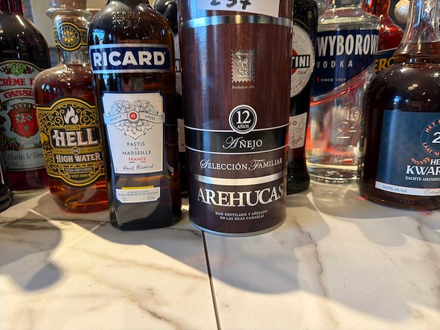 Partij gedestilleerd (28 volle flessen) - afbeelding 5 van  6