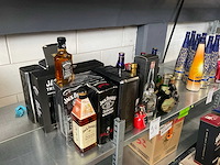 Partij gedistilleerd - afbeelding 2 van  5