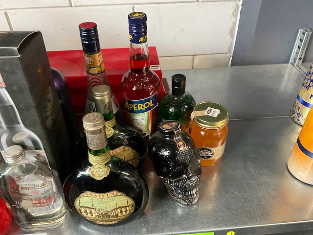 Partij gedistilleerd - afbeelding 3 van  5