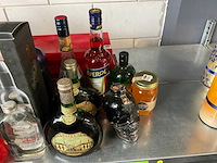 Partij gedistilleerd - afbeelding 3 van  5