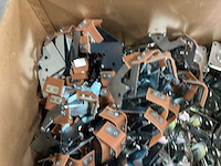 Partij gegalvaniseerde stalen beugels, klemmen en montageplaten (453kg) - afbeelding 7 van  9