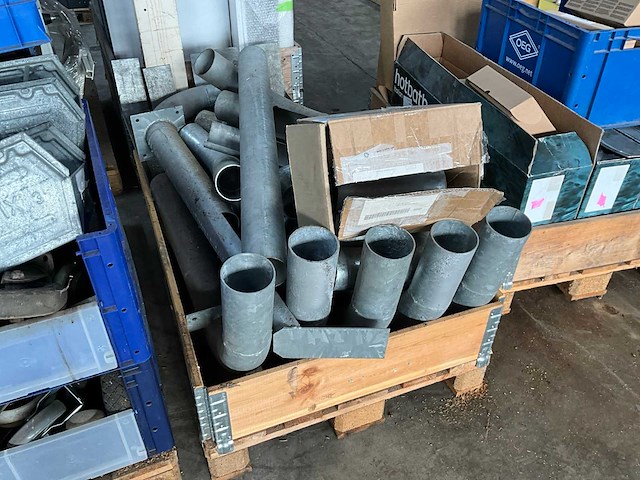 Partij gegalvaniseerde stalen buizen - afbeelding 1 van  1