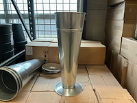 Partij gegalvaniseerde vaas op voet 22/21x60cm (264x) - afbeelding 4 van  7