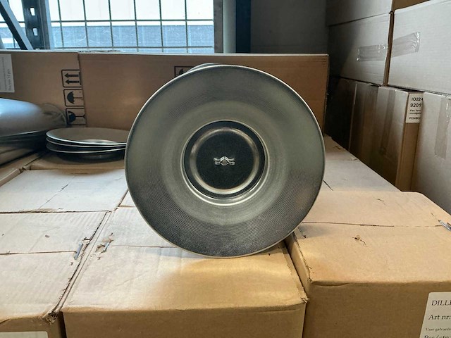 Partij gegalvaniseerde vaas op voet 22/21x60cm (264x) - afbeelding 7 van  7