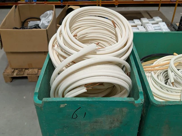 Partij geïsoleerde dubbele koperen koelleidingen, in 3x kunststof palletbox - afbeelding 5 van  12