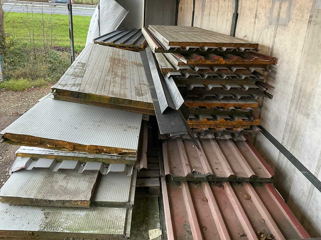Partij geisoleerde panelen - afbeelding 1 van  9