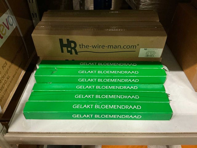 Partij gelakt bloemendraad groen 1,0mm no.5 19swg 500mm 2kg (31x) - afbeelding 1 van  3