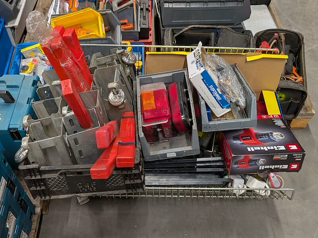 Partij gemengd gereedschap en opbergmiddelen - afbeelding 6 van  7