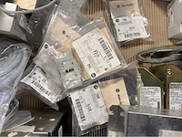 Partij gemengde electronica & besturingscomponenten (56kg) - afbeelding 9 van  12