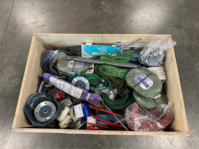 Partij gemengde hijs-/spanmiddelen & werkplaatsmateriaal (149kg) - afbeelding 4 van  9