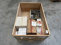 Partij gemengde industriële besturings- en electronica componenten - afbeelding 8 van  9