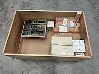 Partij gemengde industriële besturings- en electronica componenten - afbeelding 6 van  9