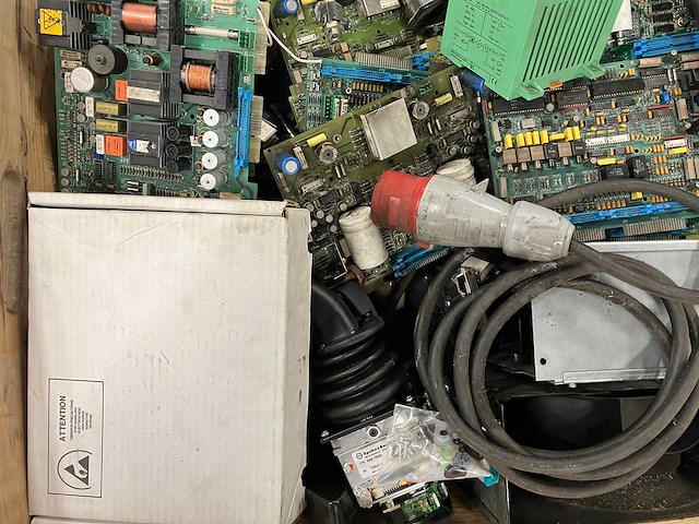 Partij gemengde industriële elektronica en componenten - afbeelding 7 van  7