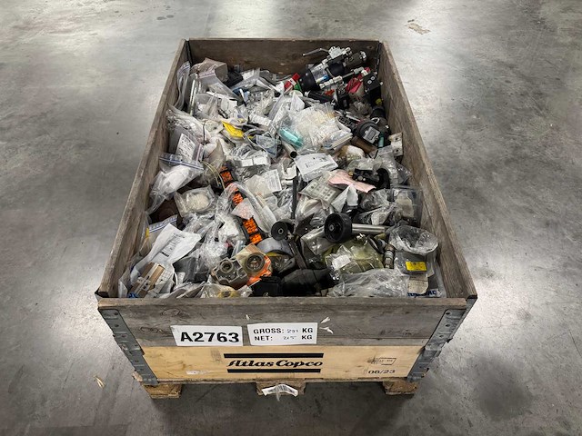 Partij gemengde industriële onderdelen / pneumatische & hydraulische componenten (215kg) - afbeelding 1 van  8