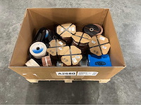 Partij gemengde slijp- en schuurmaterialen - afbeelding 1 van  6