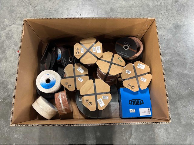 Partij gemengde slijp- en schuurmaterialen - afbeelding 2 van  6