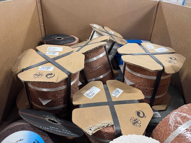 Partij gemengde slijp- en schuurmaterialen - afbeelding 5 van  6