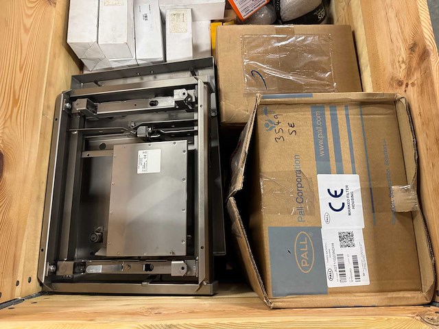 Partij gemixte industriële onderdelen - afbeelding 2 van  8