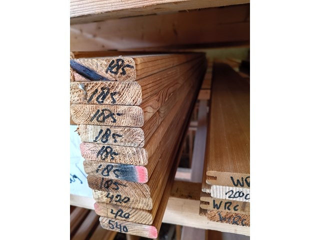 Partij gemodificeerd hout - afbeelding 3 van  10