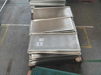 Partij geperforeerde bakplaten 80x34 cm - afbeelding 1 van  2