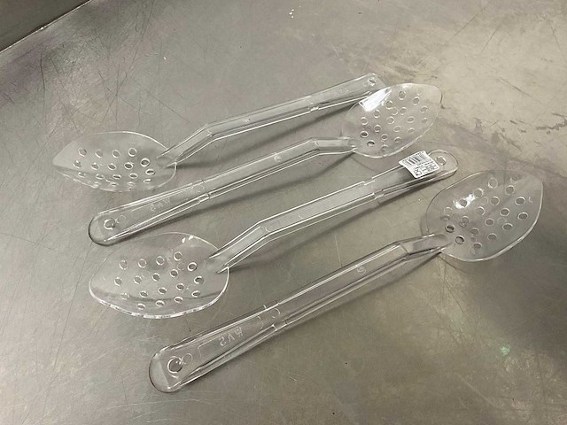 Partij geperforeerde kunststof opscheplepels - afbeelding 1 van  2