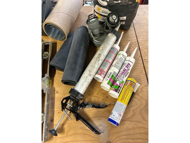 Partij gereedschap, bouwmaterialen en toebehoren w.o. dewalt - afbeelding 2 van  6