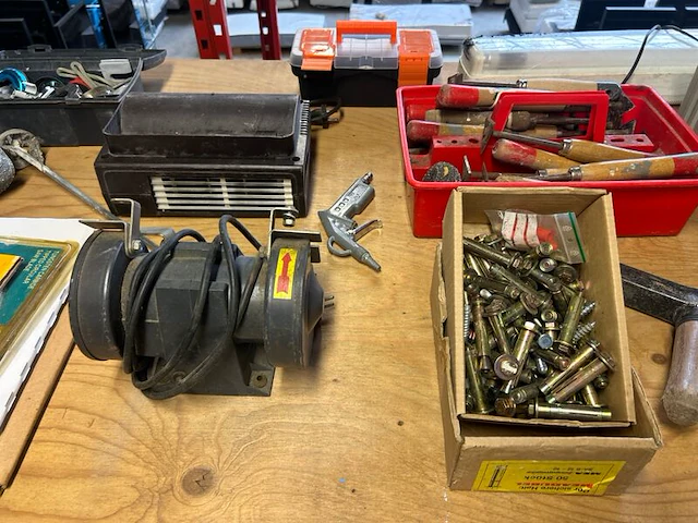 Partij gereedschap, bouwmaterialen en toebehoren w.o. dewalt - afbeelding 5 van  6