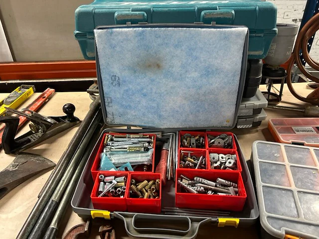 Partij gereedschap, bouwmaterialen en toebehoren w.o. makita, stanley - afbeelding 2 van  7