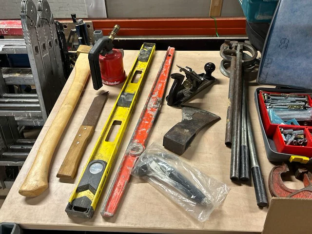 Partij gereedschap, bouwmaterialen en toebehoren w.o. makita, stanley - afbeelding 3 van  7