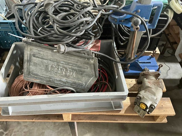Partij gereedschap en auto accessoires - afbeelding 4 van  5