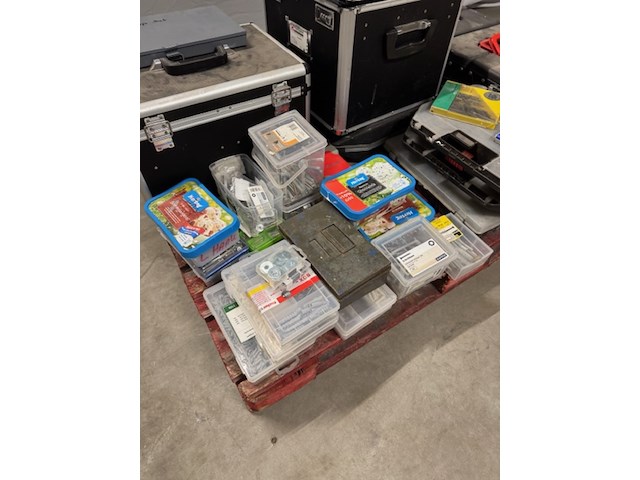 Partij gereedschap en ijzerwaren - afbeelding 8 van  8