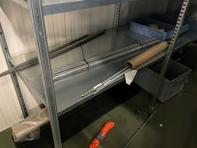 Partij gereedschap en magazijn bakken - afbeelding 9 van  14