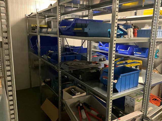 Partij gereedschap en magazijn bakken - afbeelding 14 van  14