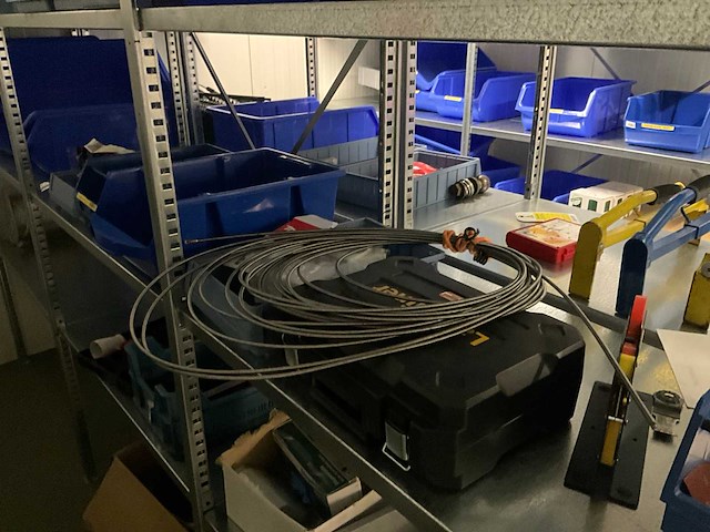 Partij gereedschap en magazijn bakken - afbeelding 10 van  14