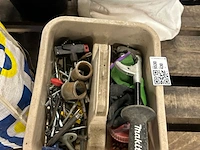 Partij gereedschap en toebehoren w.o. makita - afbeelding 2 van  5