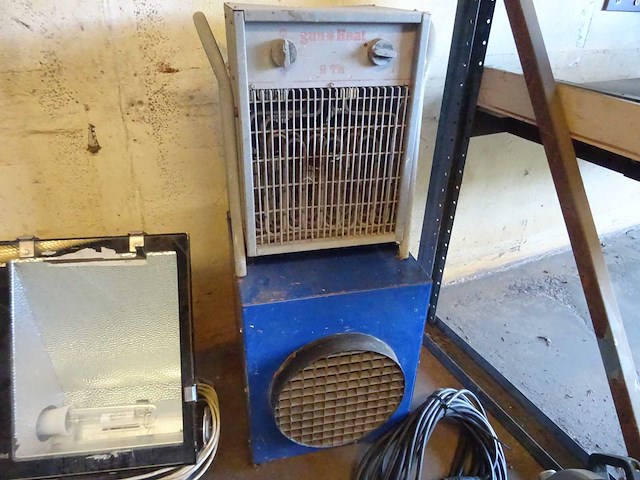 Partij gereedschap en toebehoren - afbeelding 1 van  2