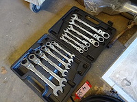 Partij gereedschap en toebehoren - afbeelding 2 van  2