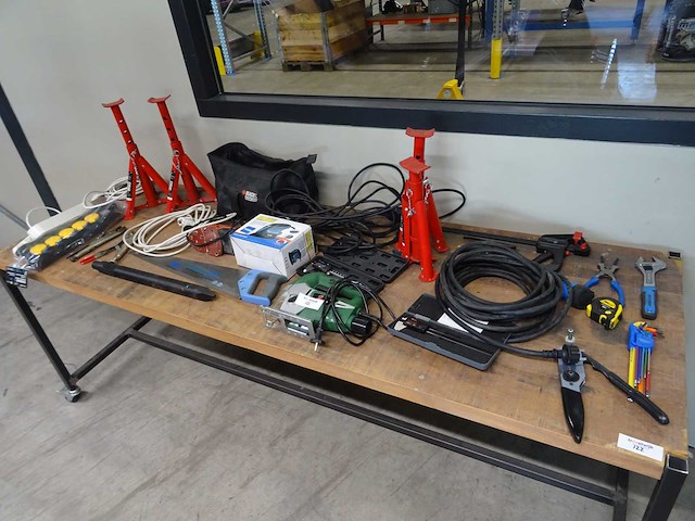 Partij gereedschap en toebehoren - afbeelding 1 van  4