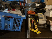 Partij gereedschap en toebehoren - afbeelding 1 van  7