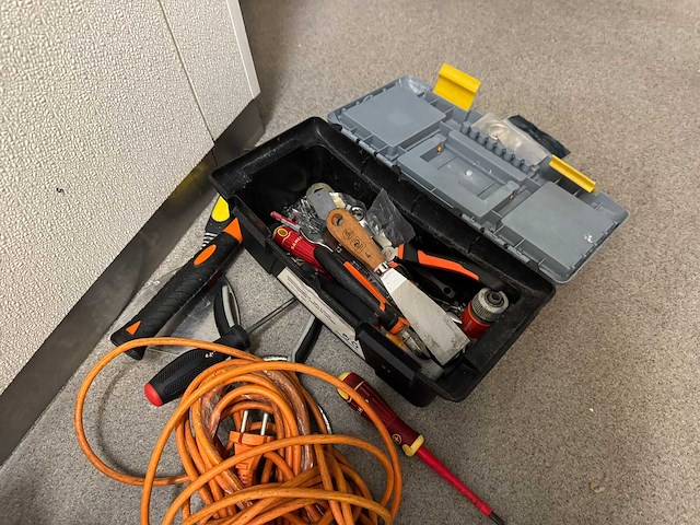 Partij gereedschap en verlengsnoeren - afbeelding 5 van  6